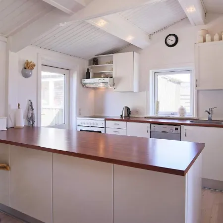 6 Person In Gilleleje-by Traum * Gilleleje