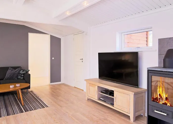 6 Person In Gilleleje-by Traum *