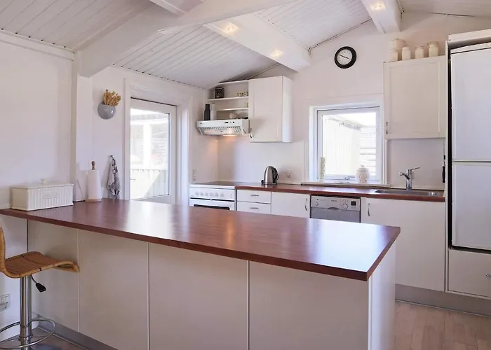6 Person In Gilleleje-by Traum * Gilleleje